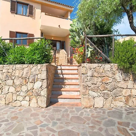 דירה In Sardinia Near Stunning Beaches מרינלה