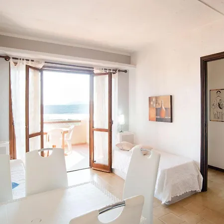 דירה In Sardinia Near Stunning Beaches מרינלה